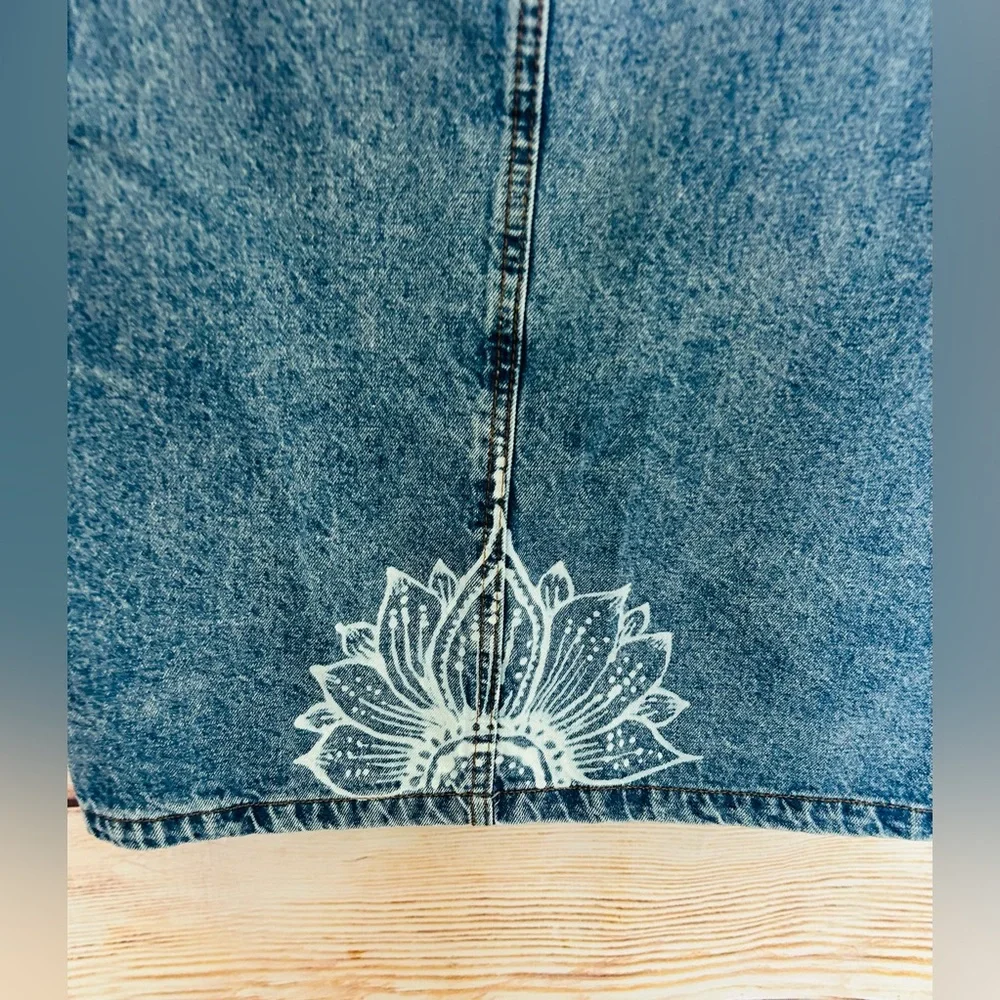 Love Fire Upcycled Bleach Hand Painted Floral Boho Cargo Denim Maxi Skirt Size 5